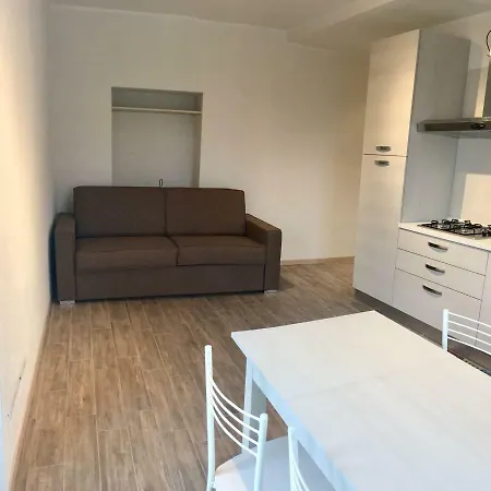 Appartement Near Lake, *